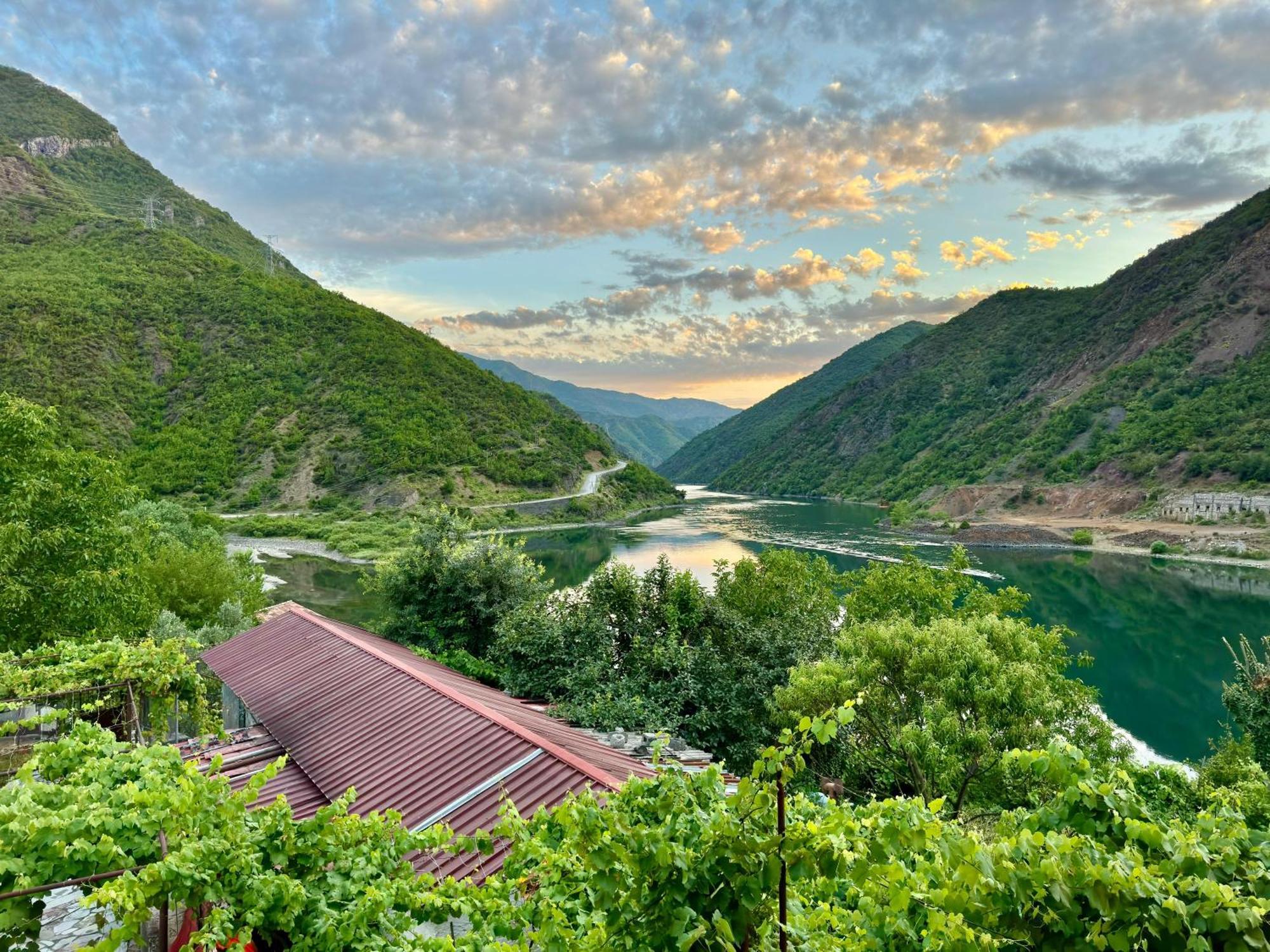 Koman_Lakeview_Apartments Shkoder Ngoại thất bức ảnh